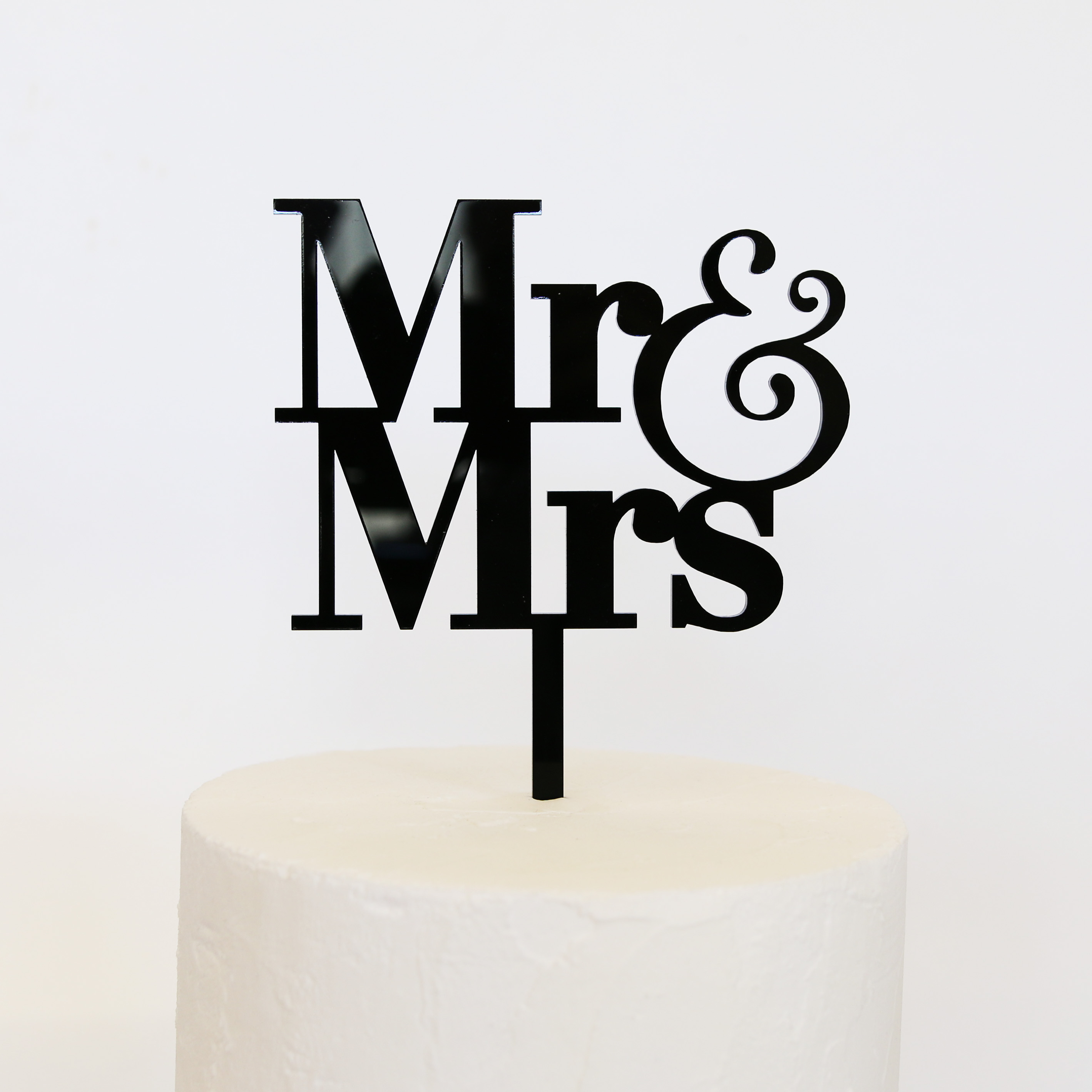 Simple Mr and Mrs Cake Topper | SANDRA DILLON DESIGN