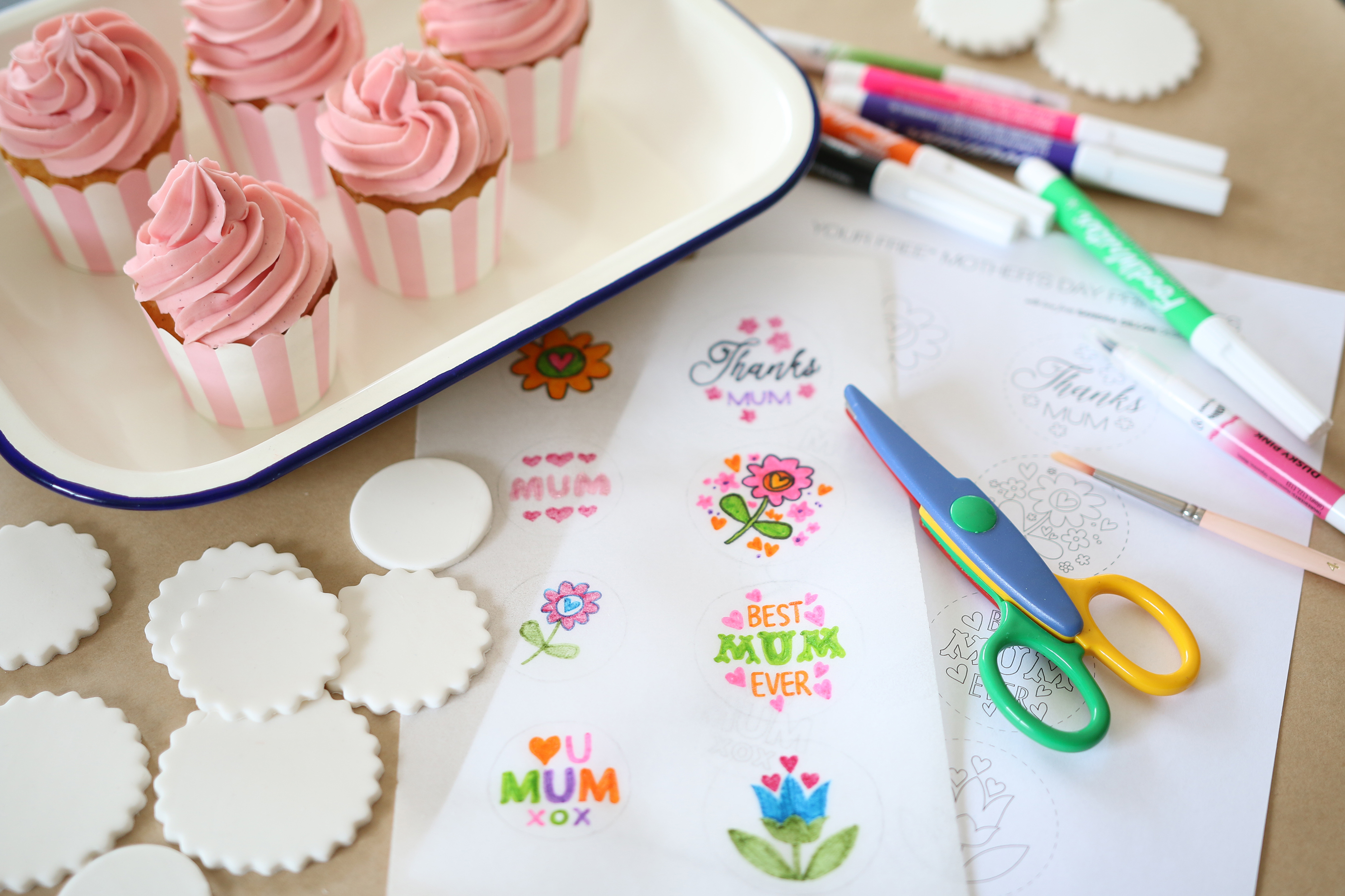 Imprimible Cupcake Toppers Free Card Toppers Edible Cake Toppers Diy ...